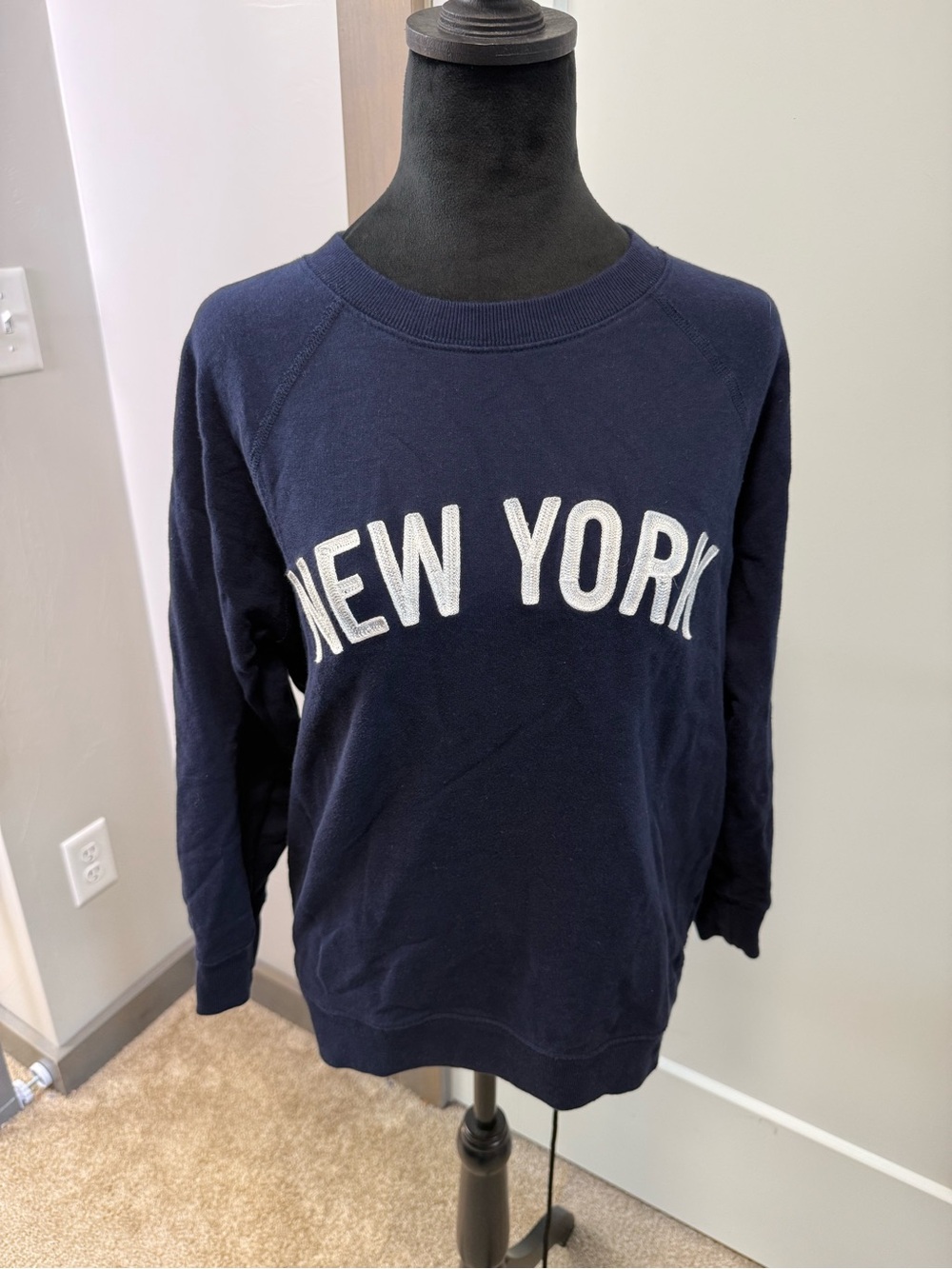 J. Crew Navy Blue Crewneck Sweater “New York” Basic Casual M